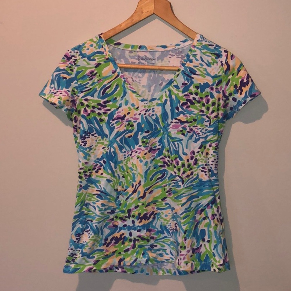 Lilly Pulitzer V-neck shirt